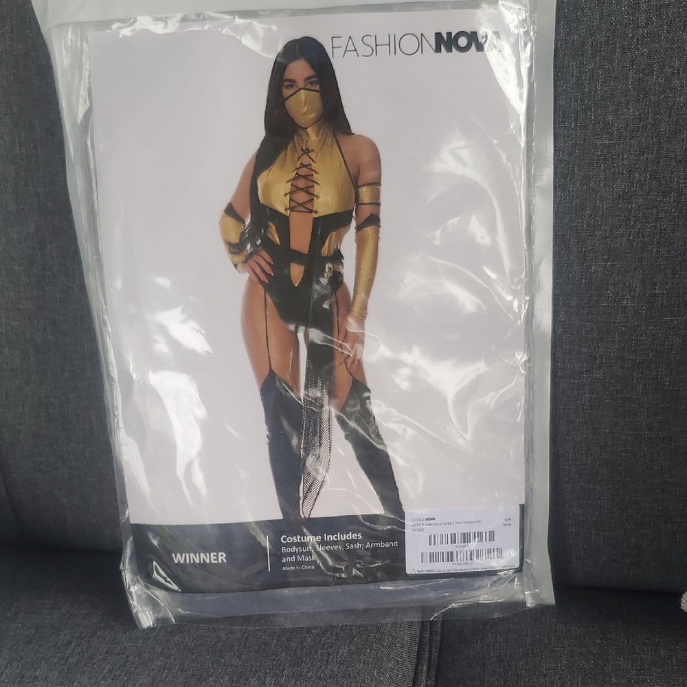Fashion Nova Black and Gold Bodysuit